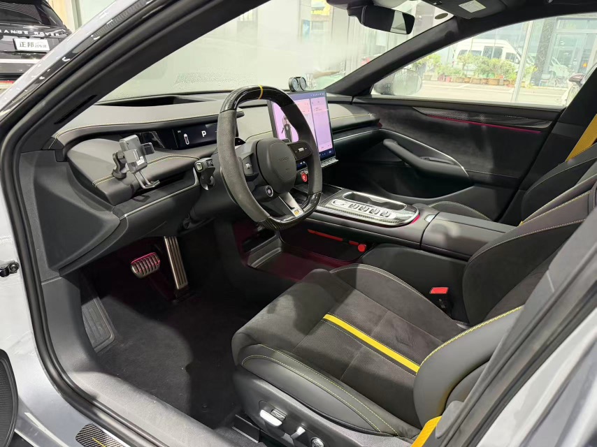 MI SU7 Ultra 2025 car image #6