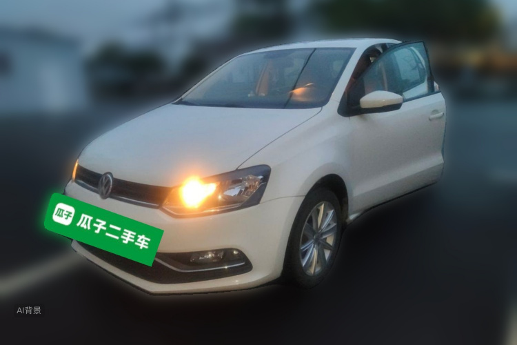 Volkswagen Polo 2015 car image #2