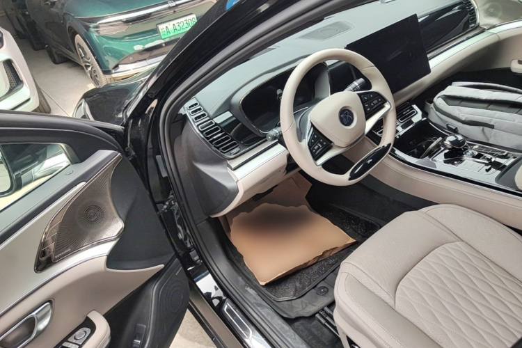 BYD Han 2024 car image #16