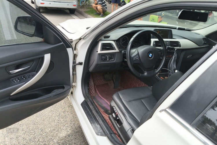 BMW 3 Series 2014 car image #18
