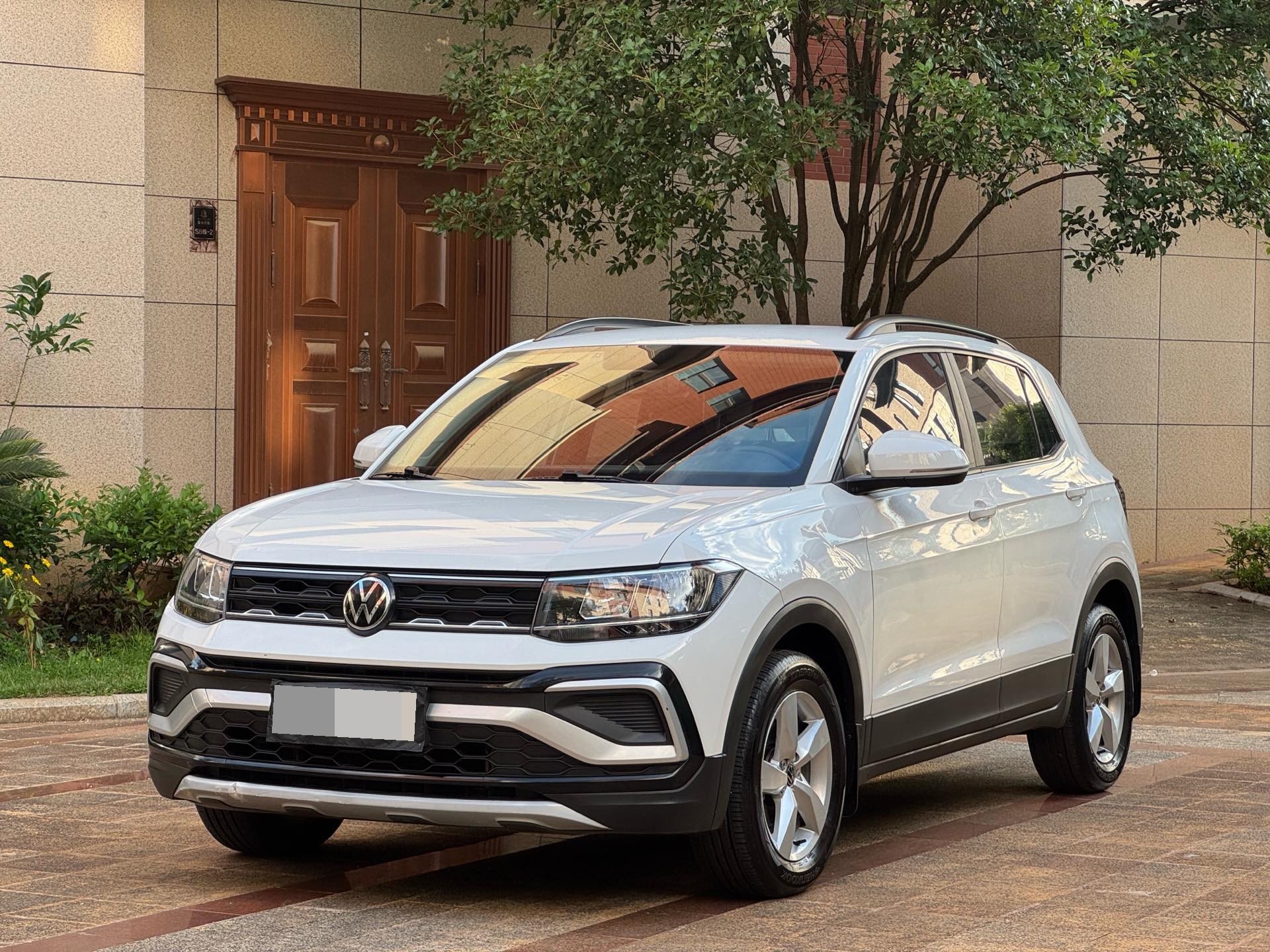 Volkswagen T-Cross 2021 car image 