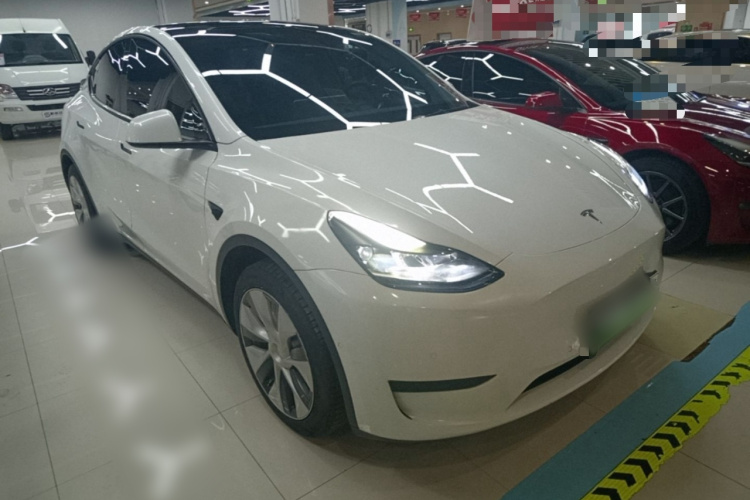 Tesla Model Y 2022 #4 Tesla Model Y 2022 car image #4