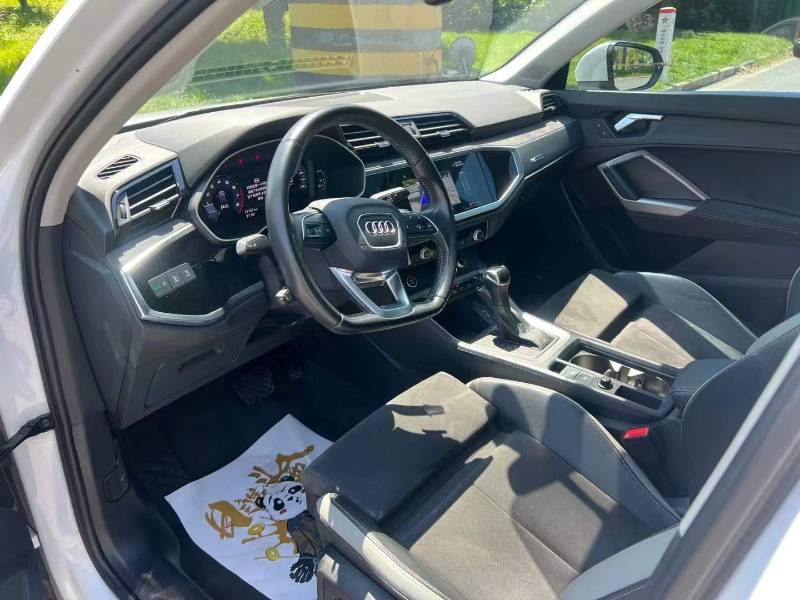 Audi Q3 2020 car image #4