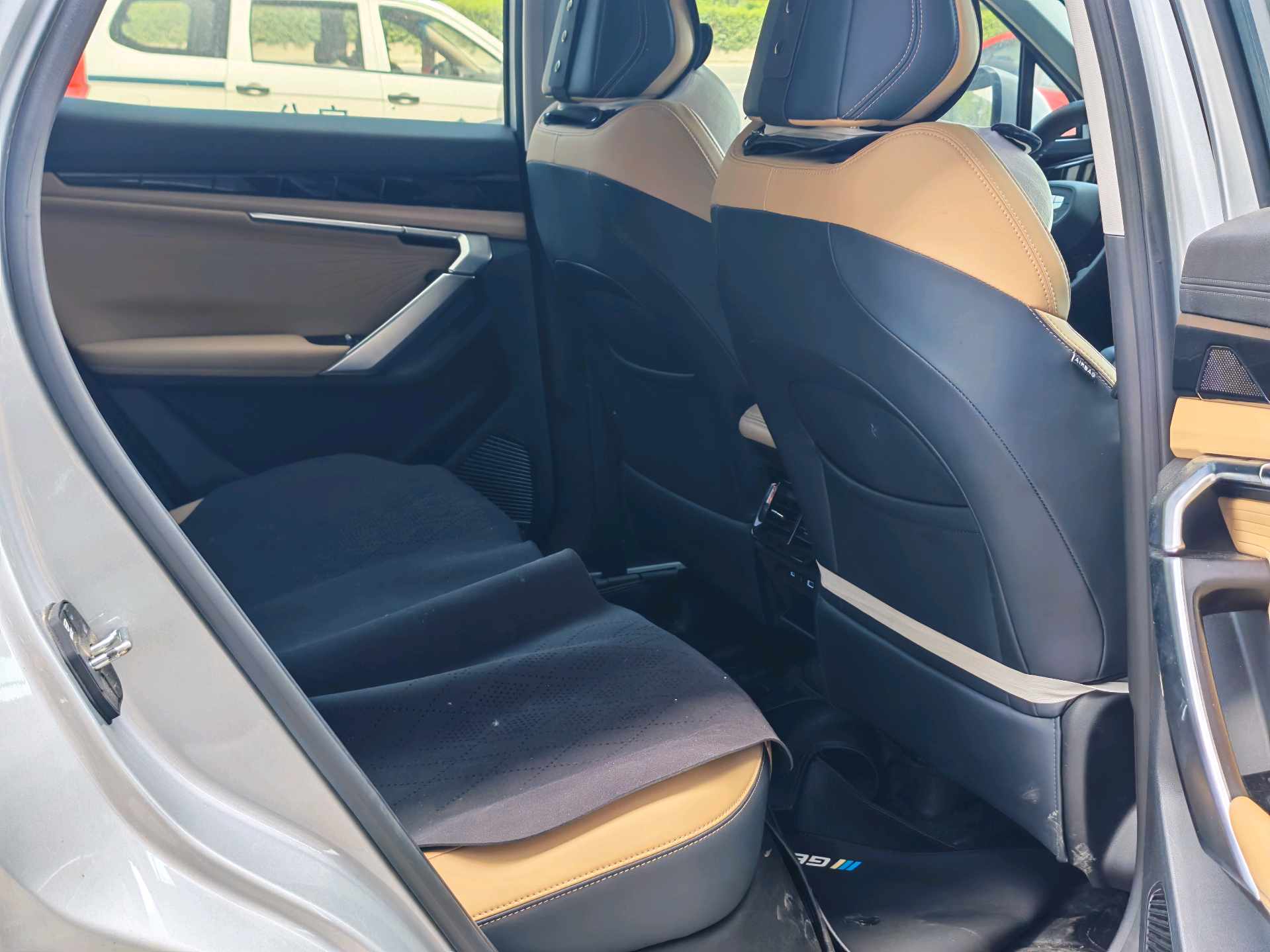 GEELY Boyue L 2023 car image #3