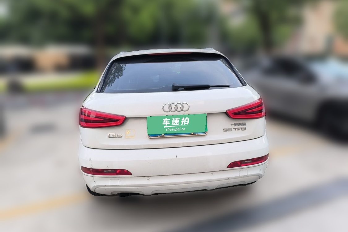 Audi Q3 2015 car image #6