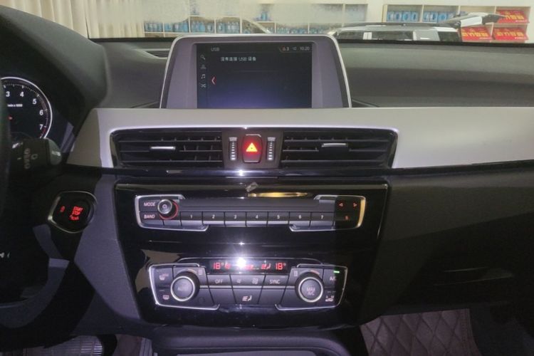 BMW X1 2018 immagine di auto #19