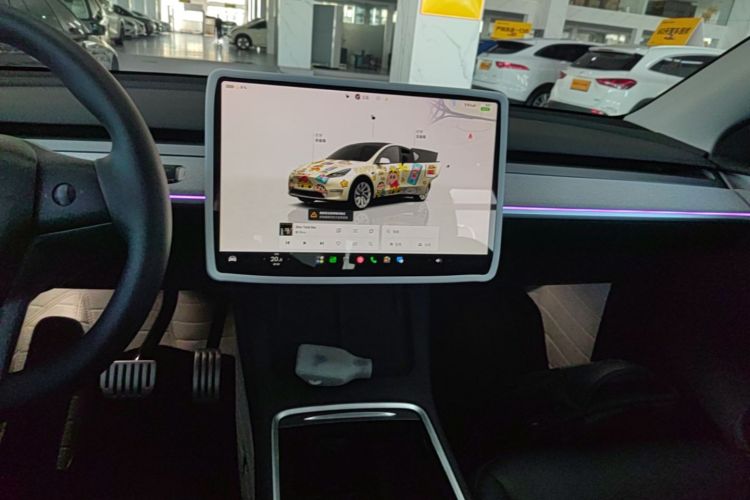 Tesla Model Y 2024 #17 Tesla Model Y 2024 car image #17