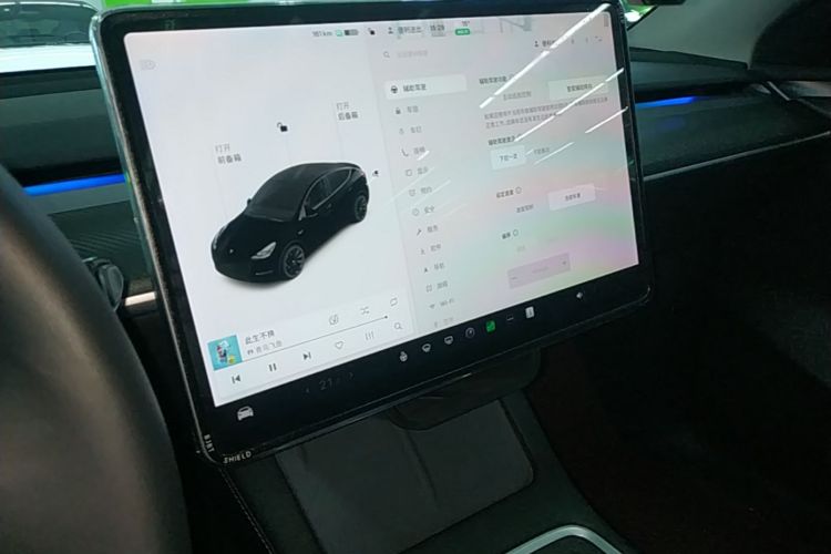 Tesla Model Y 2021 #17 Tesla Model Y 2021 car image #17