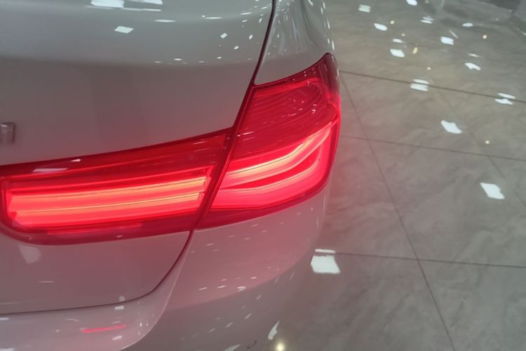 BMW 3 Series 2017 #8 BMW 3 Series 2017 изображение автомобиля #8