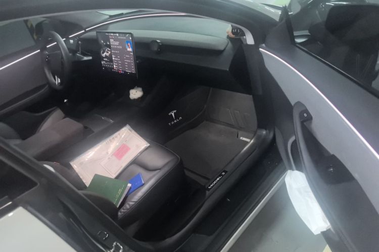 Tesla Model 3 2024 car image #21