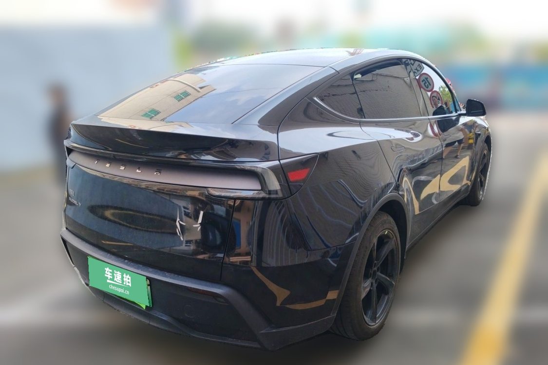 Tesla Model Y 2025 #4 Tesla Model Y 2025 immagine di auto #4