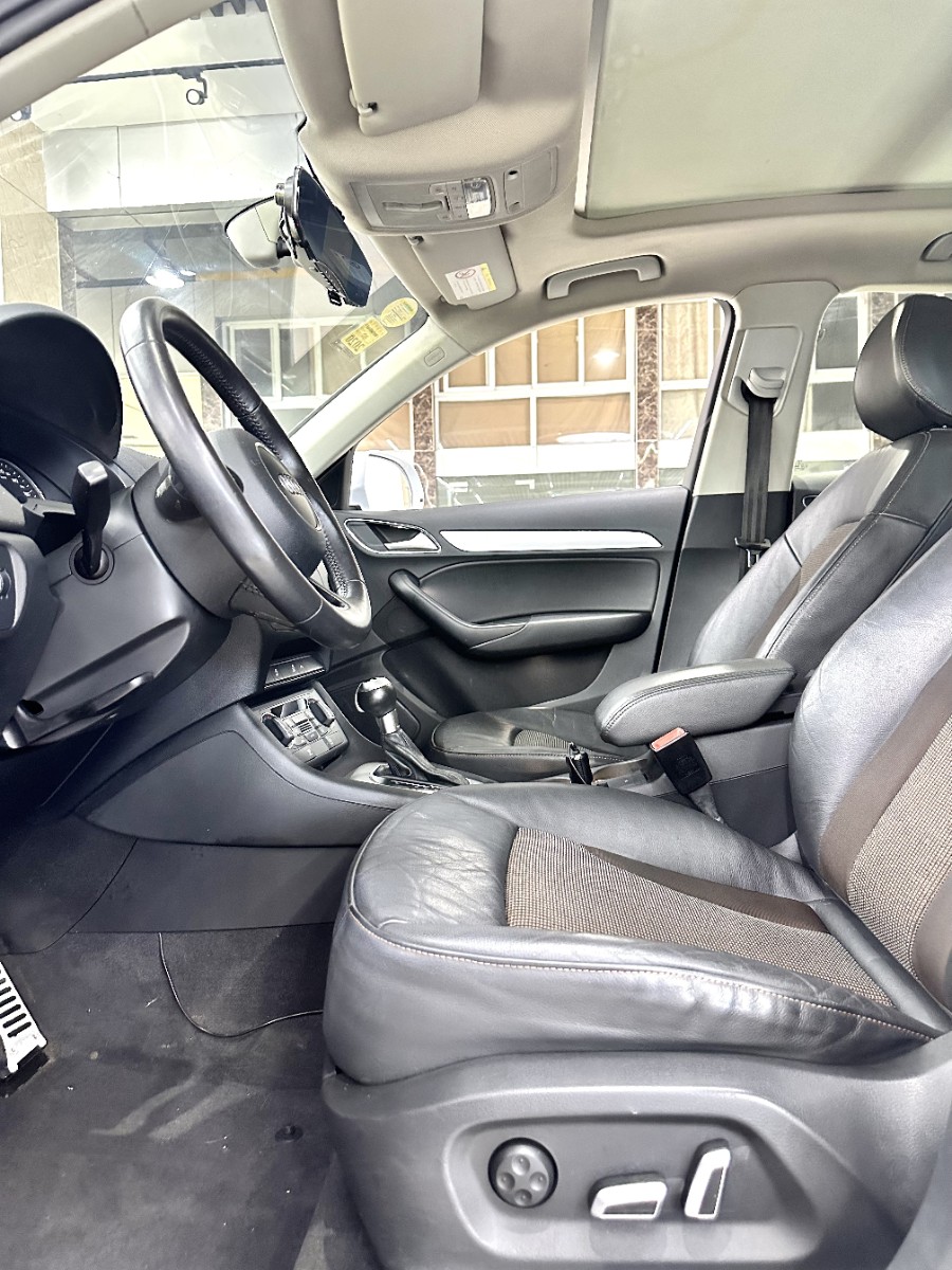 Audi Q3 2016 car image #3