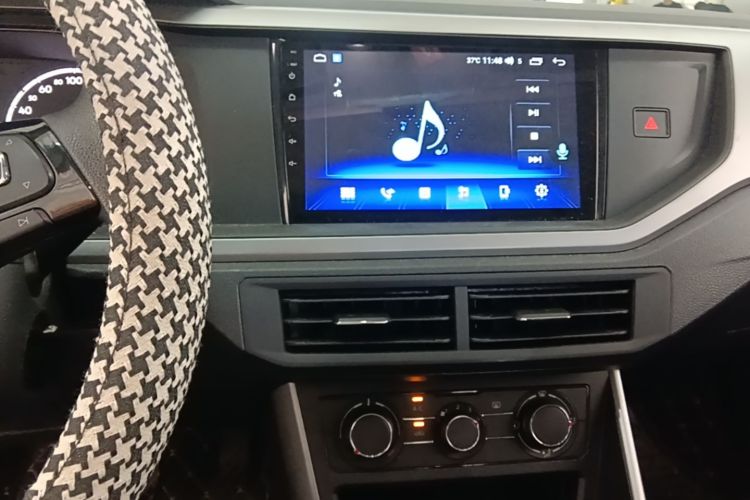 Volkswagen Polo 2020 car image #13