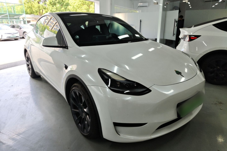 Tesla Model Y 2022 #4 Tesla Model Y 2022 car image #4