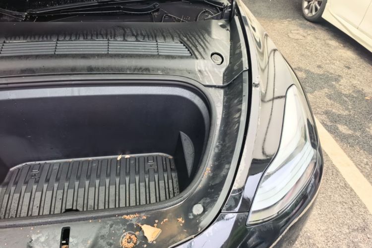 Tesla Model Y 2023 car image #24