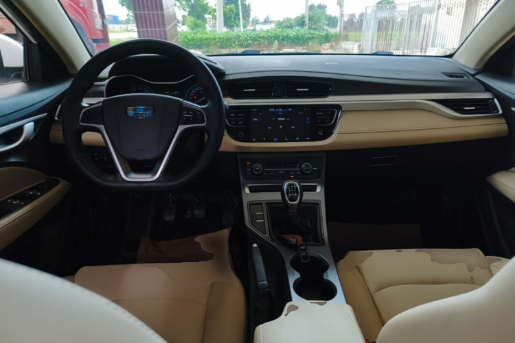 GEELY Emgrand 2019 car image #10