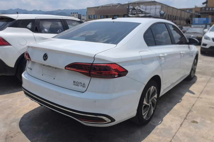 Volkswagen Bora 2025 car image #7