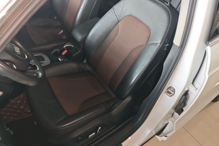 Audi Q3 2019 immagine di auto #15