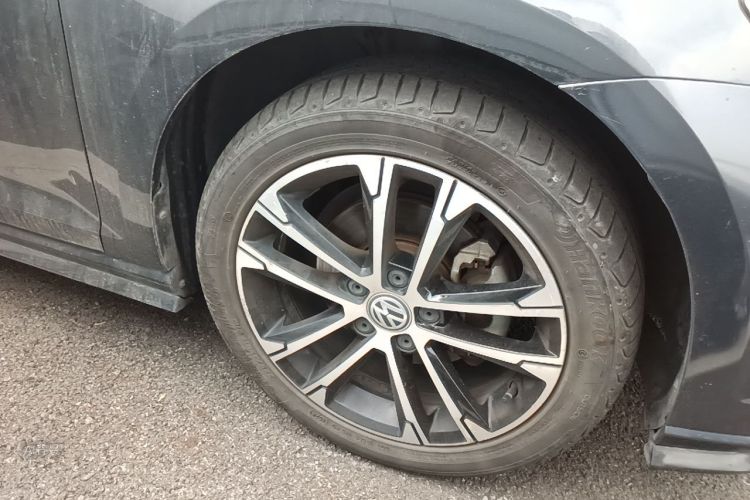 Volkswagen Golf 2019 car image #9