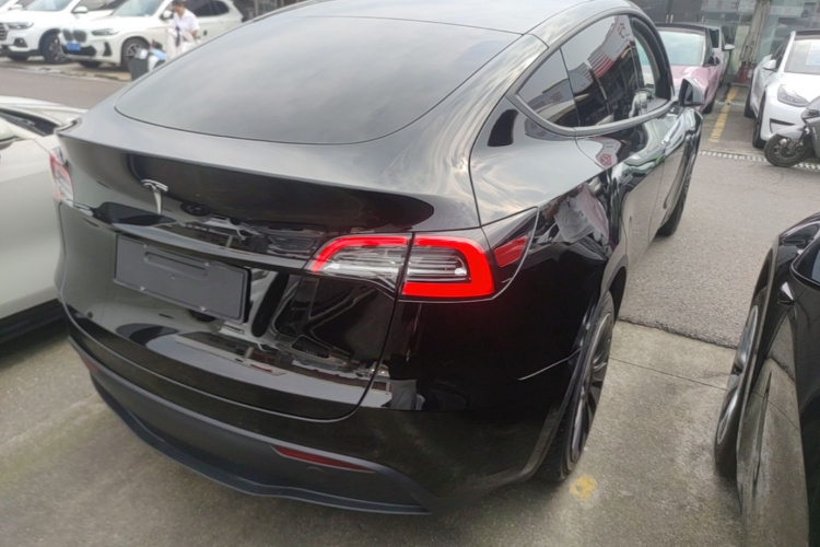 Tesla Model Y 2023 #7 Tesla Model Y 2023 immagine di auto #7