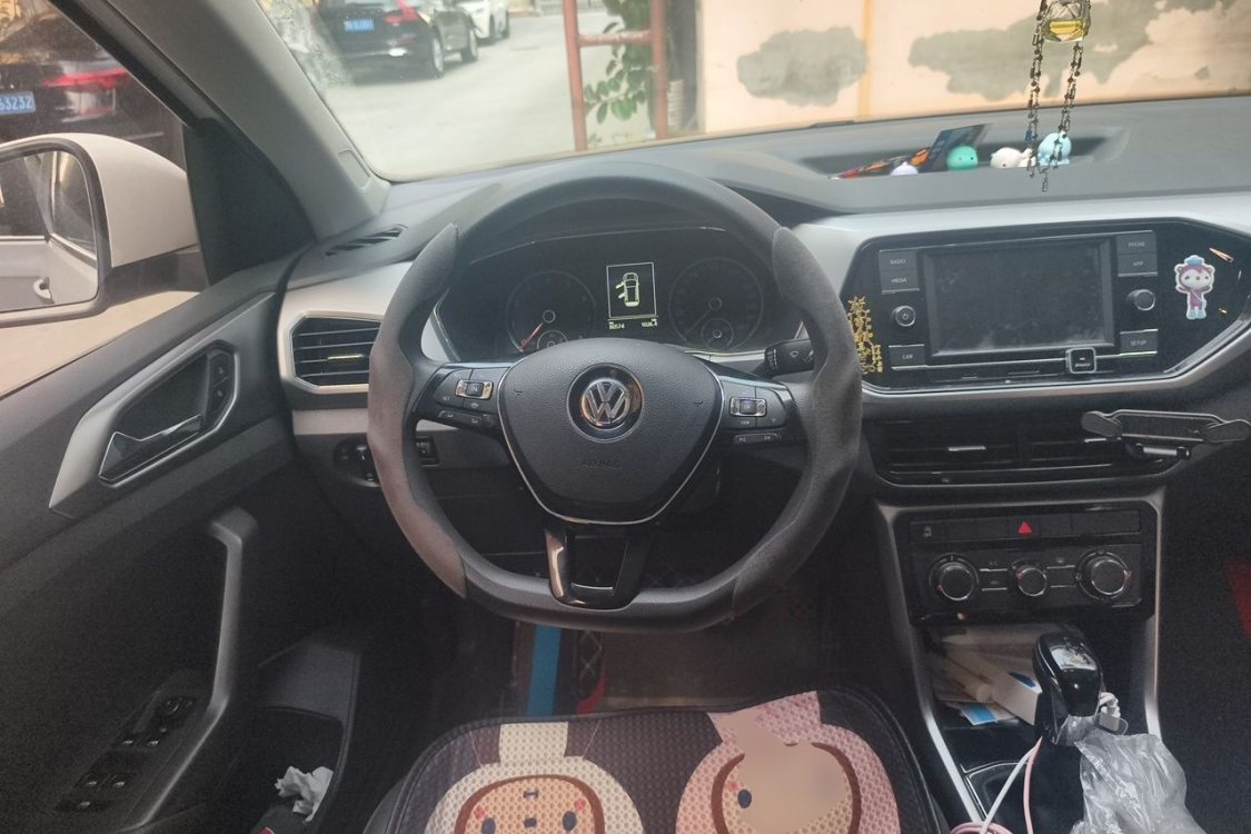 Volkswagen T-Cross 2020 car image #22