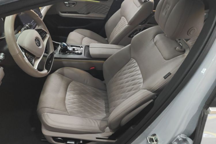 BYD Han 2024 car image #15