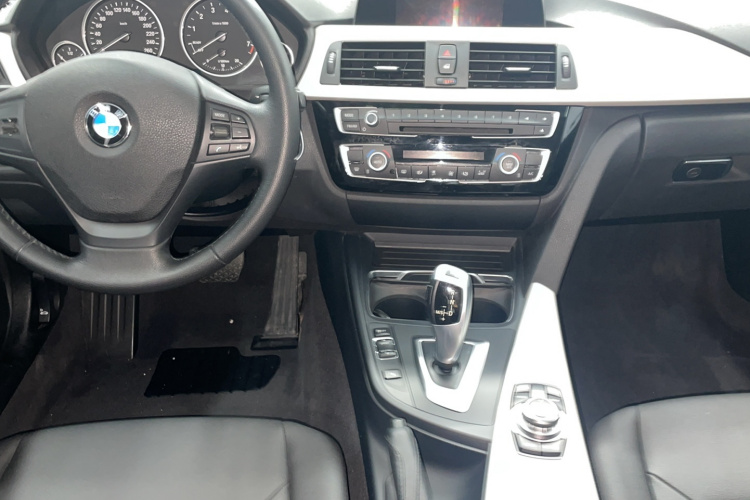 BMW 3 Series 2016 #10 BMW 3 Series 2016 car image #10