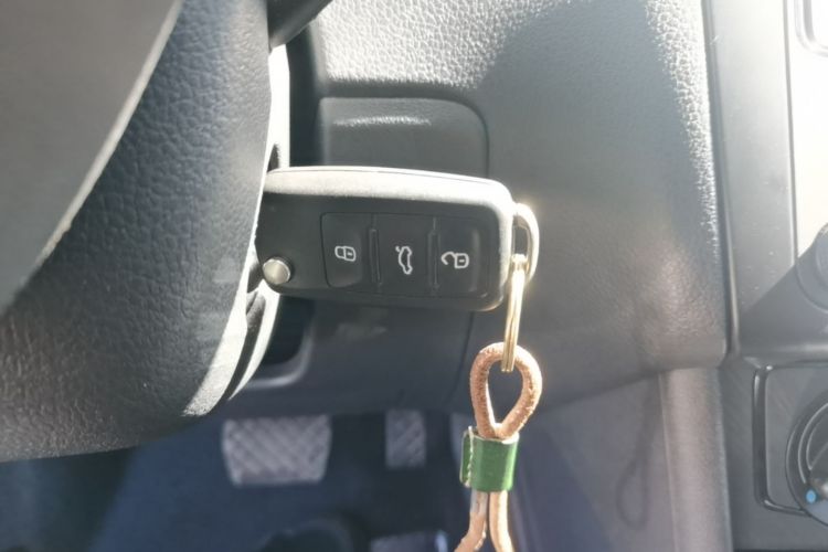 Volkswagen Polo 2019 car image #9