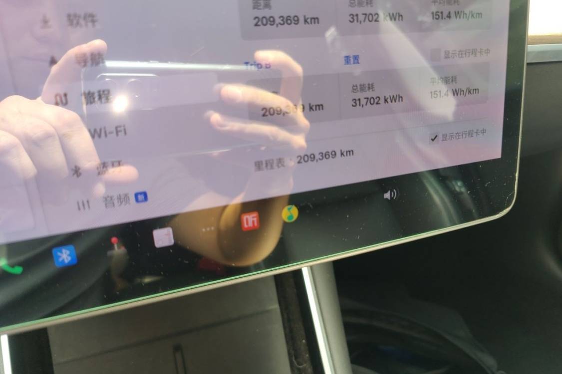 Tesla Model 3 2020 صورة سيارة #25