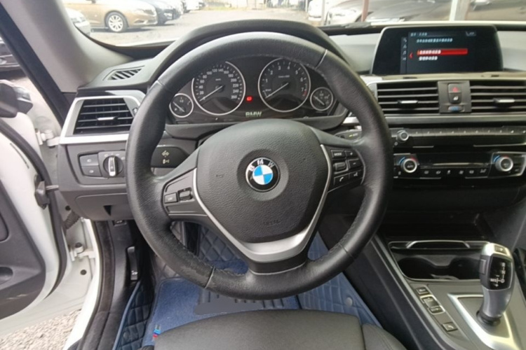 BMW 3 Series GT 2019 изображение автомобиля #11