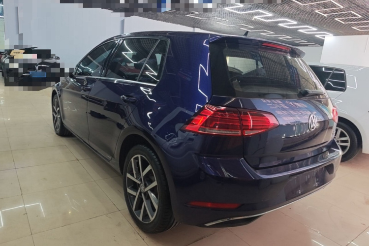 Volkswagen Golf 2020 car image #7