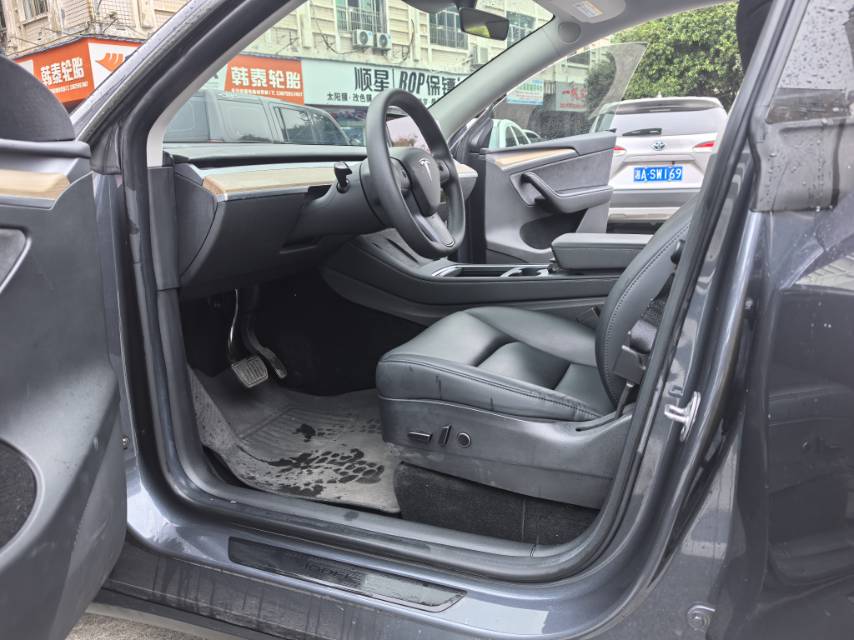 Tesla Model Y 2022 #9 Tesla Model Y 2022 car image #9