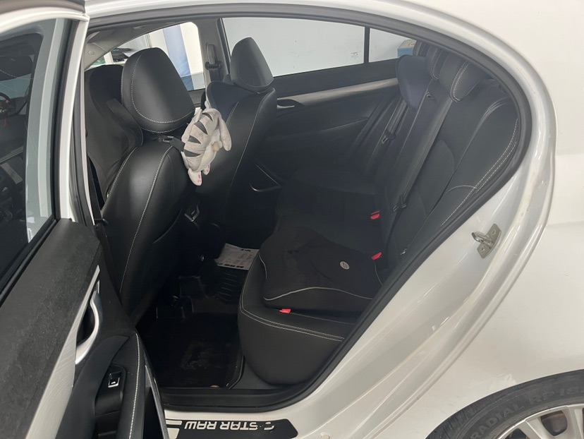GEELY Emgrand 2020 car image #4
