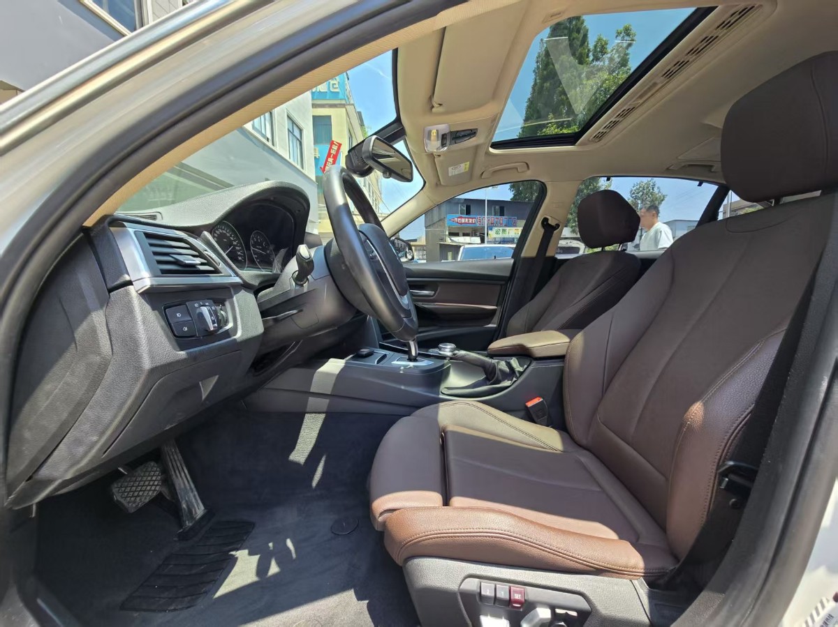 BMW 3 Series 2019 car image #5