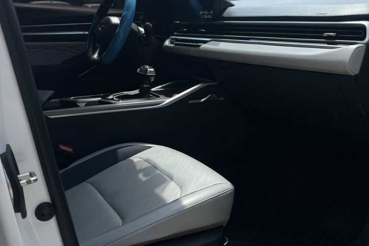 GEELY Emgrand 2022 immagine di auto #15