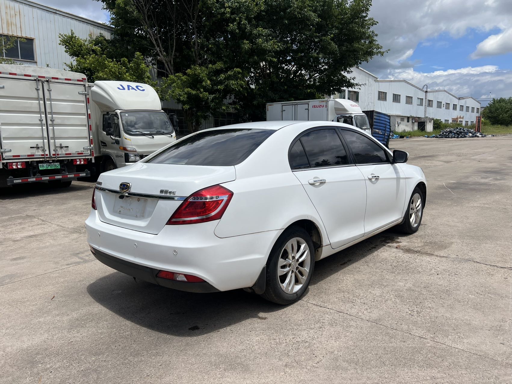 GEELY Emgrand 2015 #9 GEELY Emgrand 2015 car image #9