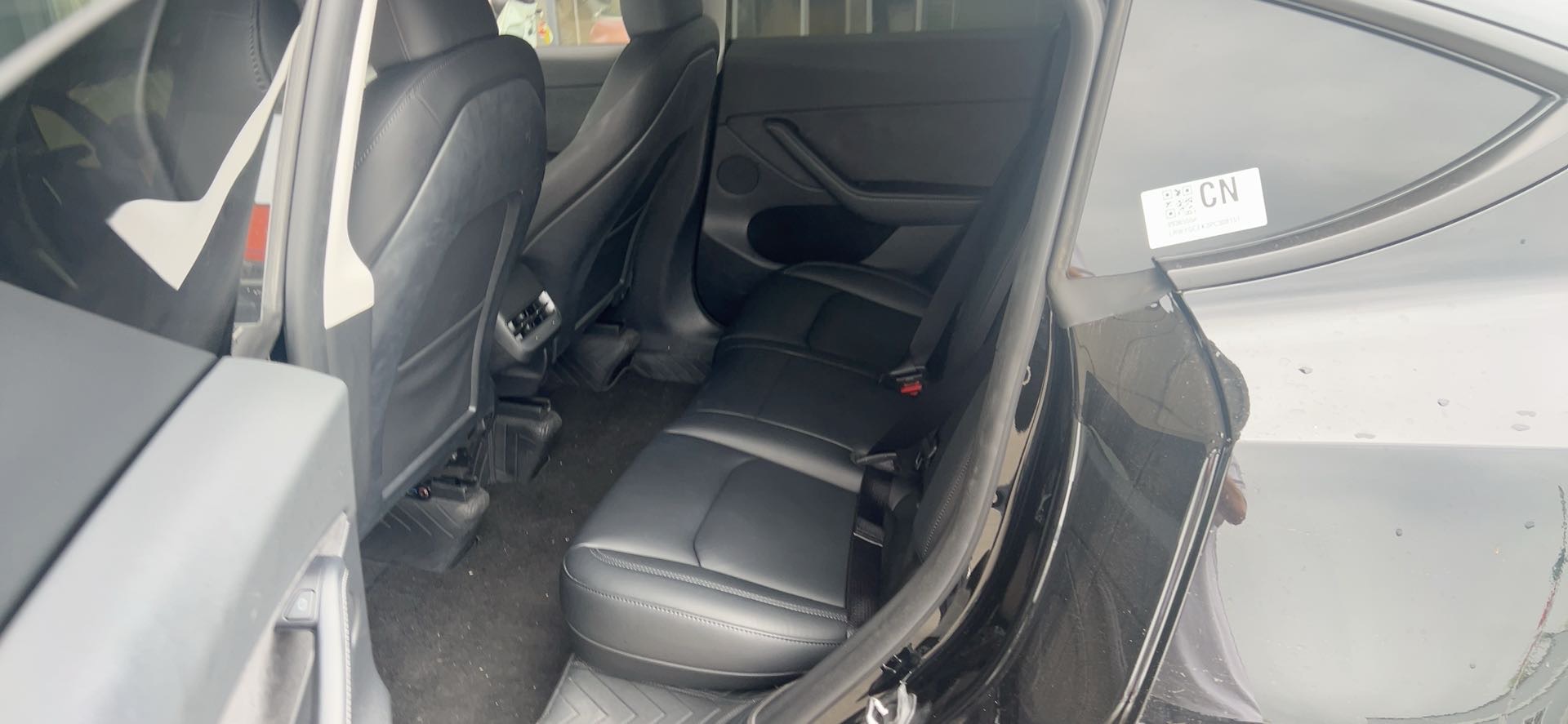 Tesla Model Y 2023 #5 Tesla Model Y 2023 car image #5