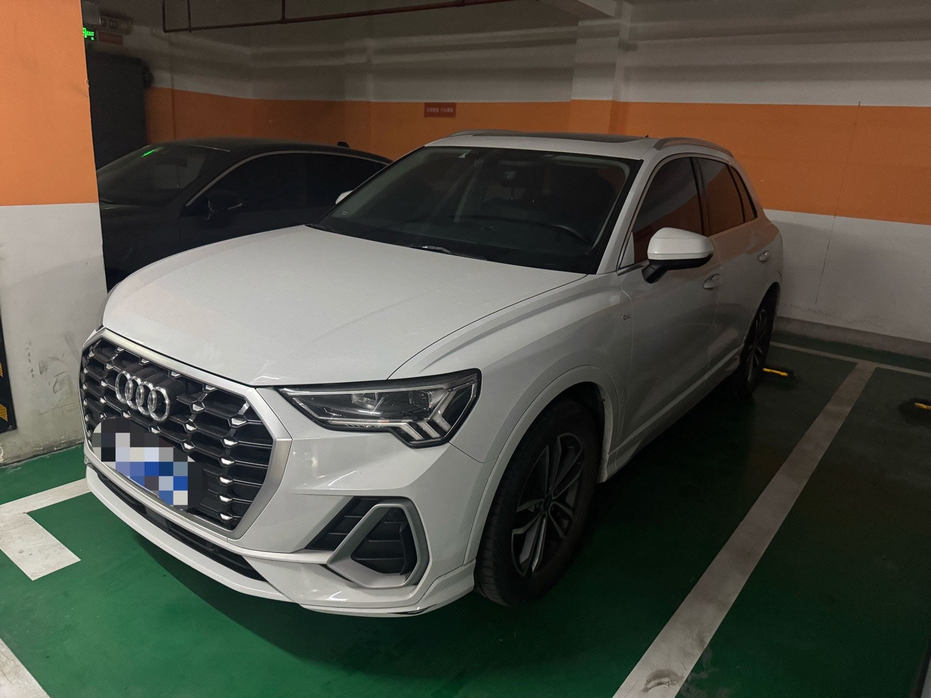 Audi Q3 2023 car image 