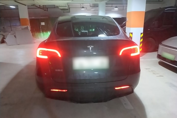 Tesla Model Y 2024 #6 Tesla Model Y 2024 car image #6