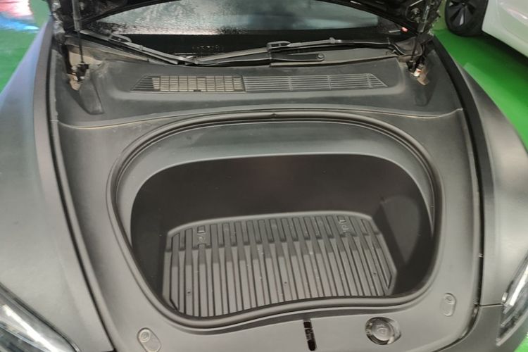 Tesla Model 3 2023 car image #20