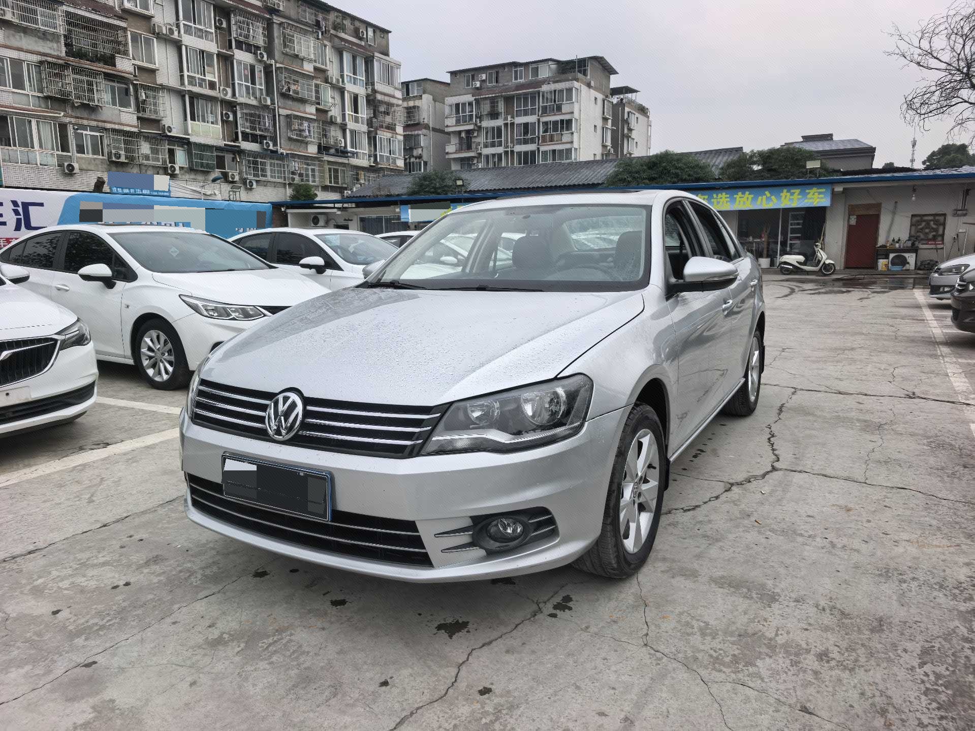Volkswagen Bora 2014 car image 