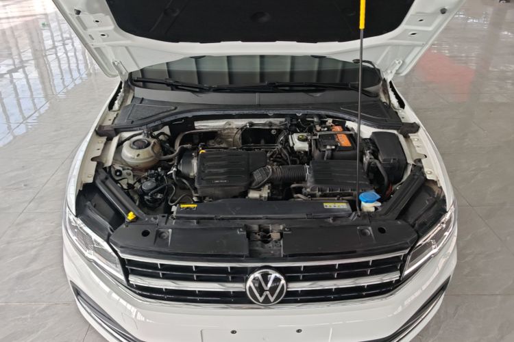 Volkswagen Bora 2021 car image #20