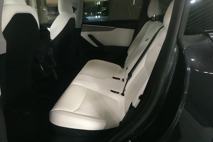 Tesla Model Y 2025 #13 Tesla Model Y 2025 car image #13
