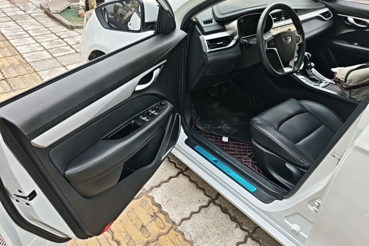 GEELY Emgrand 2018 immagine di auto #16
