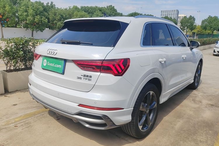 Audi Q3 2020 car image #7