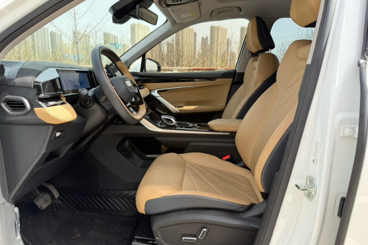 GEELY Boyue L 2024 image de voiture #10