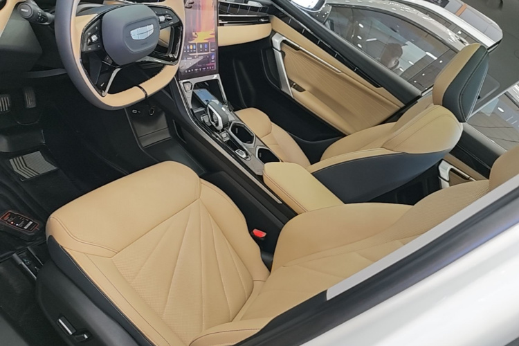GEELY Boyue L 2023 car image #15