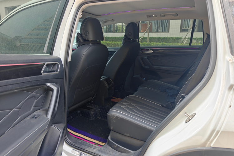 Volkswagen Tiguan L 2024 image de voiture #9