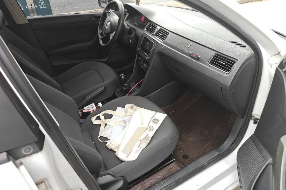 Volkswagen Santana 2018 car image #3
