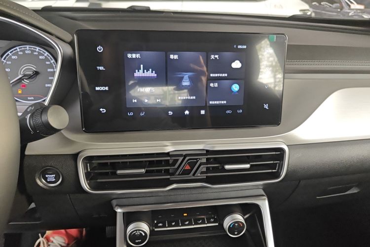 GEELY Coolray 2026 immagine di auto #17